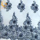 Grey Lace Fabric Mesh Embroidered adapté aux besoins du client élégant a perlé le tissu nuptiale