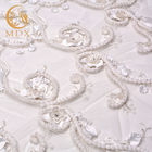 Matériel floral blanc lourd de luxe de dentelle des tissus 3D de dentelle 1 yard avec des fausses pierres