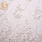 Largeur blanche du polyester 135cm des tissus 20% de dentelle de fleurs élégantes pour des robes de mariage