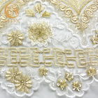 Écologique brodé de tissu de dentelle de paillette d'or d'aperçu gratuit bel