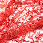 La broderie a perlé la largeur faite main de fleur de la dentelle 20% du scintillement rouge 135cm de polyester