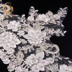 La broderie blanche d'équilibre de dentelle de la fleur 3D de vêtement a adapté le nylon aux besoins du client de la taille 80%